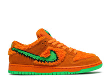 Load image into Gallery viewer, NIKE DUNK LOW SB X GRATEFUL DEAD &quot;ORANGE BEAR&quot;