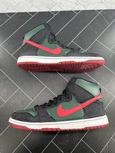 Load image into Gallery viewer, Nike Dunk Premium SB High RESN Gucci Size 12 313171-362 2009