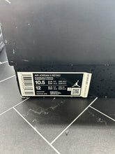 Load image into Gallery viewer, Nike Air Jordan 4 Retro Mid Black Cat Size 10.5 CU1110-010 2020