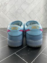 Load image into Gallery viewer, Nike Run The Jewels x Dunk SB Low 4/20 Size 9.5 DO9404-400