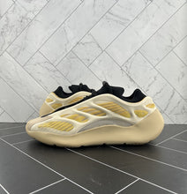 Load image into Gallery viewer, adidas Yeezy 700 V3 Safflower Size 11.5 G54853