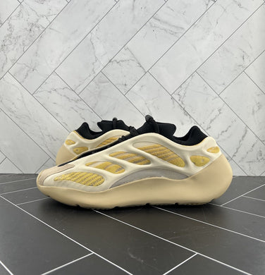adidas Yeezy 700 V3 Safflower Size 11.5 G54853