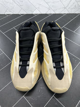 Load image into Gallery viewer, adidas Yeezy 700 V3 Safflower Size 11.5 G54853