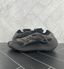 Load image into Gallery viewer, adidas Yeezy 700 V3 Clay Brown Size 11.5 GY0189