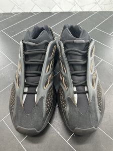 adidas Yeezy 700 V3 Clay Brown Size 11.5 GY0189