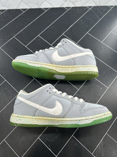Load image into Gallery viewer, NEW Nike SB Dunk Low Marty McFly Size 7.5 313170-022