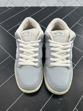 Load image into Gallery viewer, NEW Nike SB Dunk Low Marty McFly Size 7.5 313170-022