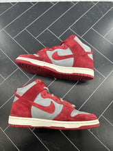 Load image into Gallery viewer, Nike Dunk Pro SB High UNLV Size 9 305050-061