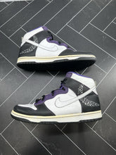 Load image into Gallery viewer, Nike Dunk Premium High Black Crocodile Purple Stars Size 8.5 312786-011 2006