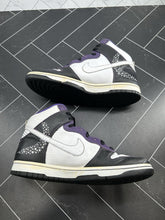 Load image into Gallery viewer, Nike Dunk Premium High Black Crocodile Purple Stars Size 8.5 312786-011 2006