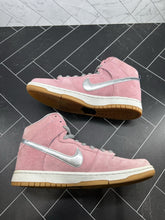 Load image into Gallery viewer, Nike Concepts Dunk SB High When Pigs Fly Size 10 554673-610 WPF 2012