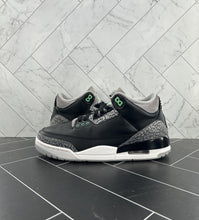 Load image into Gallery viewer, Nike Air Jordan 3 Retro Green Glow Size 8.5 CT8532-031