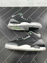 Load image into Gallery viewer, Nike Air Jordan 3 Retro Green Glow Size 8.5 CT8532-031