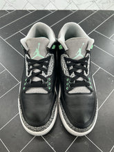 Load image into Gallery viewer, Nike Air Jordan 3 Retro Green Glow Size 8.5 CT8532-031