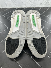 Load image into Gallery viewer, Nike Air Jordan 3 Retro Green Glow Size 8.5 CT8532-031