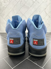 Load image into Gallery viewer, Nike Air Jordan 5 Retro SE Mid UNC Size 13 DV1310-401 2023