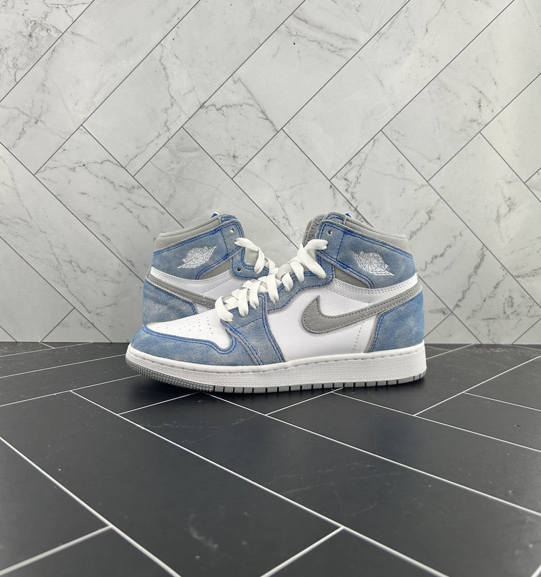 Nike Air Jordan 1 Retro High Hyper Royal Smoke Grey (GS) 575441-402  Size 5Y