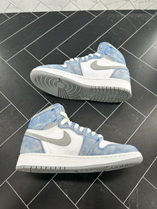 Nike Air Jordan 1 Retro High Hyper Royal Smoke Grey (GS) 575441-402  Size 5Y