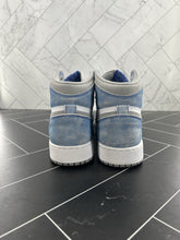Load image into Gallery viewer, Nike Air Jordan 1 Retro High Hyper Royal Smoke Grey (GS) 575441-402  Size 5Y