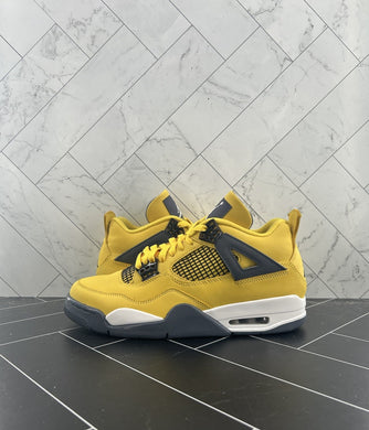 Nike Air Jordan 4 Retro Mid Lightning Size 9.5 CT8527-700