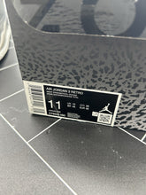 Load image into Gallery viewer, Nike Air Jordan 3 Retro 2023 Mid Fear Size 11 CT8532-080