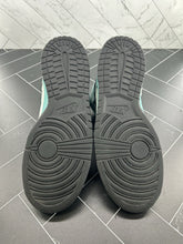 Load image into Gallery viewer, Nike Dunk SB High Sea Crystal 2004 305050-301