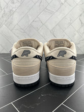 Load image into Gallery viewer, NEW Nike Albino &amp; Preto x Dunk SB Low Jiu-Jitsu Size 10.5 FD2627-200