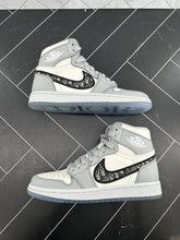 Load image into Gallery viewer, NEW Nike Air Jordan 1 x Dior High Gray Size 3.5 CN8607-002 2020 #0000/8500