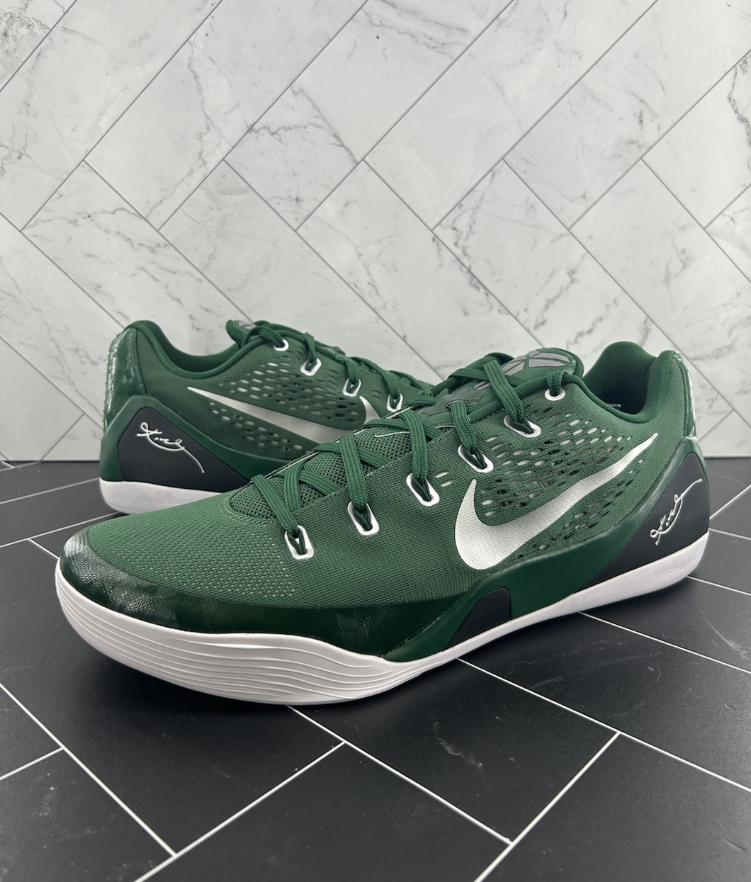 NEW Nike Kobe 9 EM TB Gorge Green Size 15 685776-301 2014