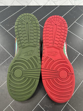 Load image into Gallery viewer, Nike SB Dunk Low What The Dunk 2007 Size 10.5 318403-141 Men’s