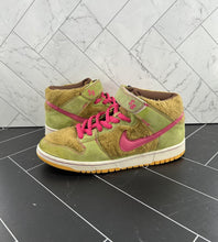 Load image into Gallery viewer, Nike Dunk Premium SB Mid Three Bears - Mama Bear Size 7.5 314381-761 2006