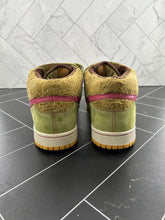 Load image into Gallery viewer, Nike Dunk Premium SB Mid Three Bears - Mama Bear Size 7.5 314381-761 2006