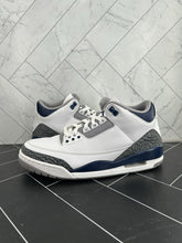 Load image into Gallery viewer, Nike Air Jordan 3 Retro Midnight Navy Size 9.5 2023 CT8532-140