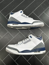 Load image into Gallery viewer, Nike Air Jordan 3 Retro Midnight Navy Size 9.5 2023 CT8532-140