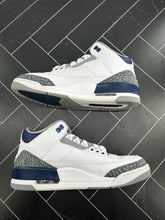 Load image into Gallery viewer, Nike Air Jordan 3 Retro Midnight Navy Size 9.5 2023 CT8532-140