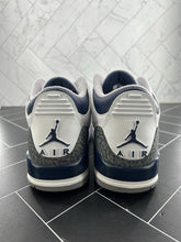 Load image into Gallery viewer, Nike Air Jordan 3 Retro Midnight Navy Size 9.5 2023 CT8532-140