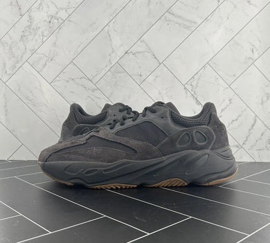 adidas Yeezy Boost 700 Utility Black Size 16 FV5304