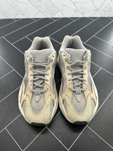 adidas Yeezy Boost 700 V2 Cream Size 6.5 GY7924