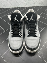 Load image into Gallery viewer, Nike Air Jordan 3 Retro Wolf Grey Size 9 136064-004