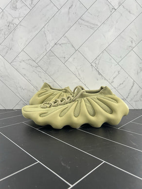 NEW adidas Yeezy 450 Resin size 10 GY4110