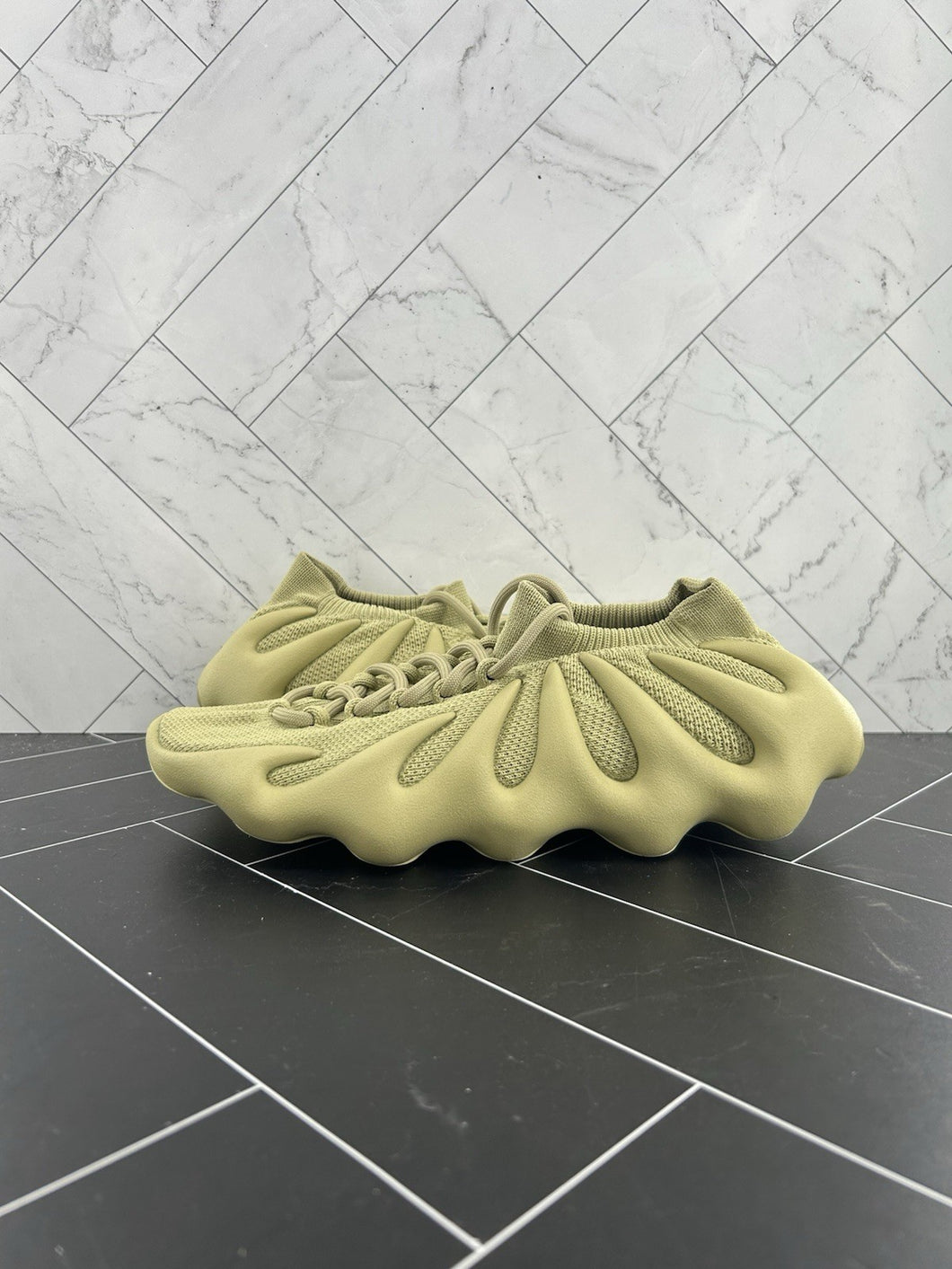 NEW adidas Yeezy 450 Resin size 10 GY4110