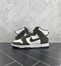 Load image into Gallery viewer, NEW Nike Dunk 2022 High Cargo Khaki Size 9 DD1399-107