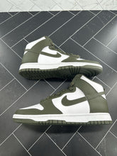 Load image into Gallery viewer, NEW Nike Dunk 2022 High Cargo Khaki Size 9 DD1399-107