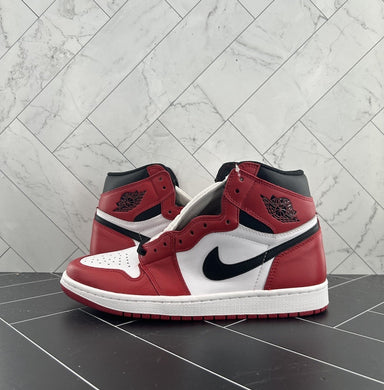 NEW Nike Air Jordan 1 Retro OG High Chicago Size 10 2015 555088-101