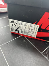Load image into Gallery viewer, NEW Nike Air Jordan 1 Retro OG High Chicago Size 10 2015 555088-101