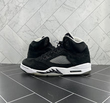 Load image into Gallery viewer, Nike Air Jordan 5 Retro 2013 Oreo Size 11 136027-035
