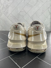 Load image into Gallery viewer, Nike KD 7 PRM Aunt Pearl Size 10 706858-176 2015