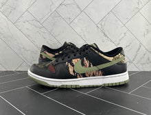 Load image into Gallery viewer, Nike Dunk SE Low Black Multi-Camo Size 9 DH0957-001