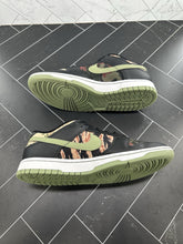 Load image into Gallery viewer, Nike Dunk SE Low Black Multi-Camo Size 9 DH0957-001