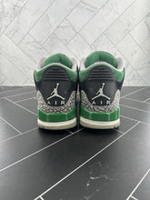 Load image into Gallery viewer, Nike Air Jordan 3 Retro Mid Pine Green Size 11 CT8532-030